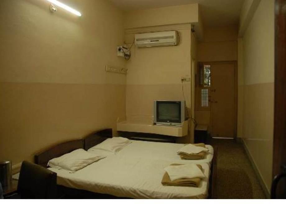 Hotel Anand Vihar Бангалор Экстерьер фото